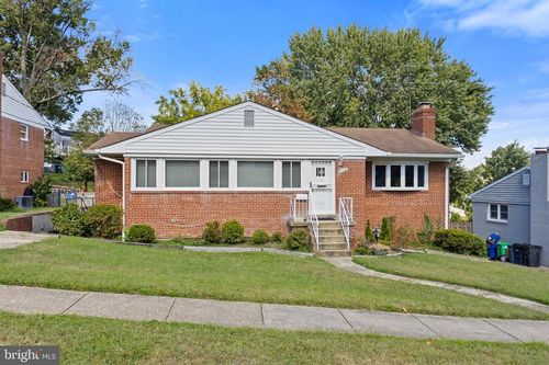 906 Luray Pl, HYATTSVILLE, MD, 20783-3039 | Card Image