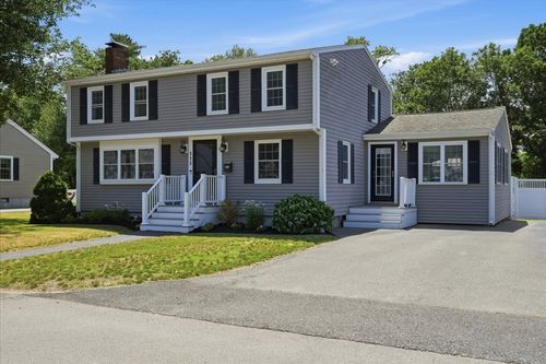 115 Moncrief Rd, Rockland, MA, 02370-1527 | Card Image