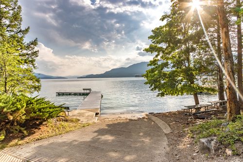 21208 Osprey Loop, Rollins, MT, 59931-7731 | Card Image