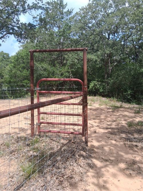 240 Private Road 4601, Waelder, TX, 78959-5267 | Card Image