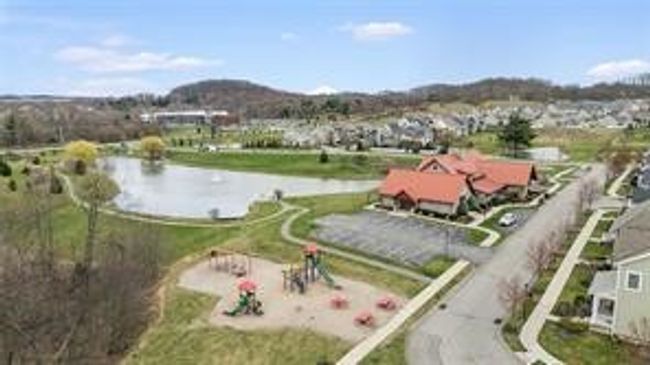 258 Venango Trl, Townhouse with 3 bedrooms, 3 bathrooms and 2 parking in Mars PA | Image 32