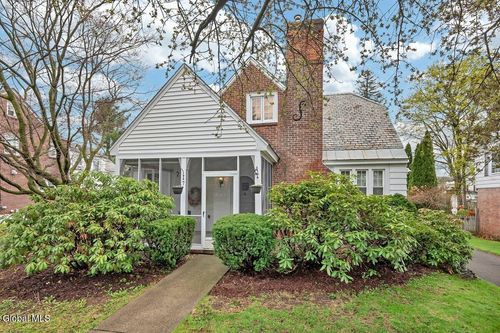 7 Tudor Road, Albany, NY, 12203 | Card Image