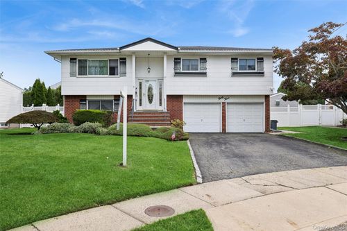 33 Sherwood Dr, Bethpage, NY, 11714-2227 | Card Image