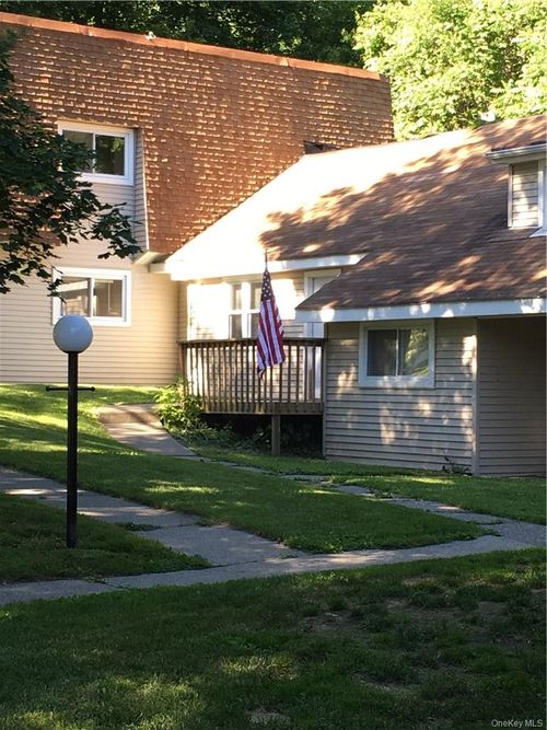 apt-1d-2 School St, Poughkeepsie, NY, 12601-1241 | Card Image