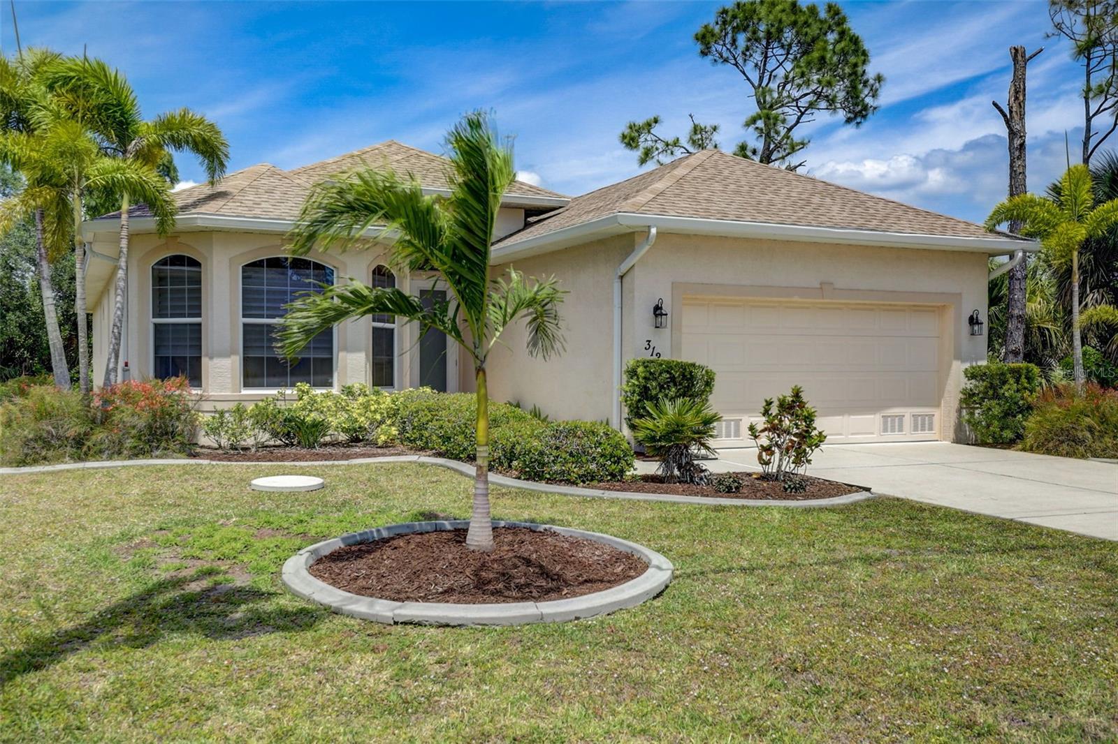 Albatross Rd, Rotonda West, FL 33947