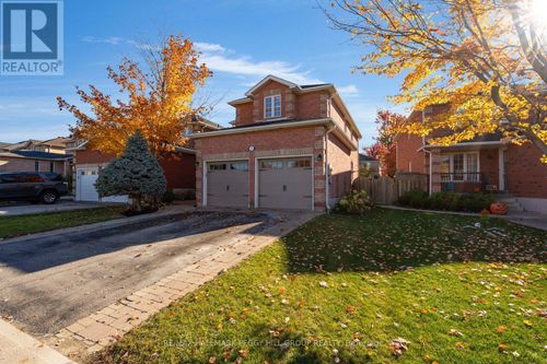 95 Madelaine Dr, Barrie, ON, L4N9T2 | Card Image