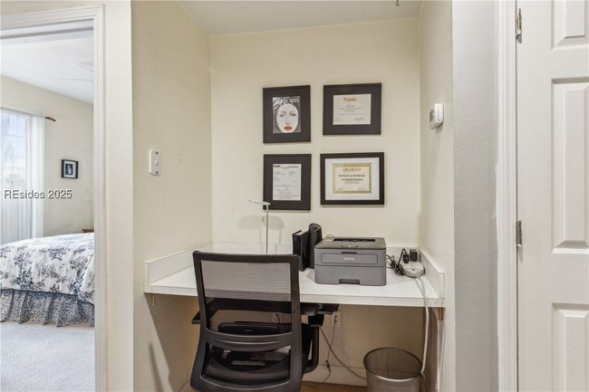 Built in workspace. | Image 49