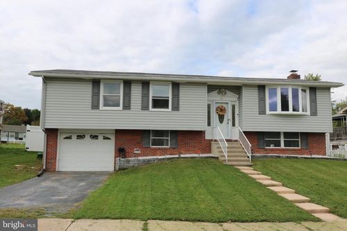 507 Oakwood Dr, DOVER, PA, 17315-1325 | Card Image