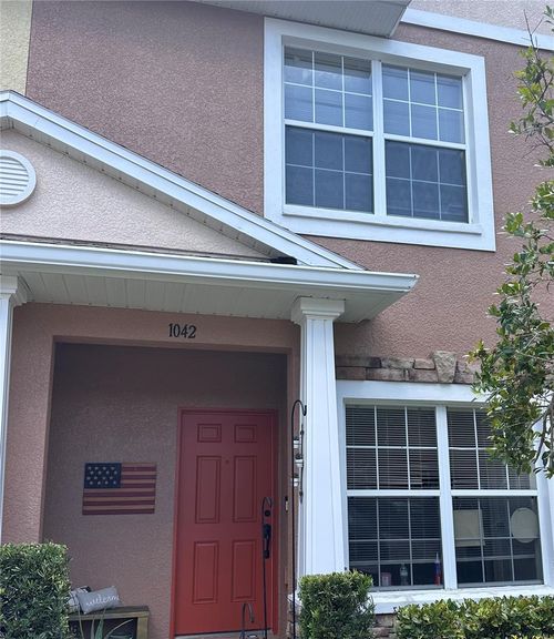 1042 Sleepy Oak Dr, WESLEY CHAPEL, FL, 33543-7171 | Card Image