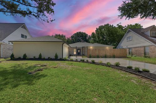 2207 Crystal Hills Dr, Houston, TX, 77077-5929 | Card Image