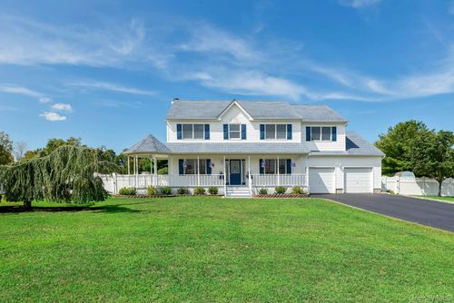 60 May Dr, Calverton, NY, 11933-1367 | Card Image
