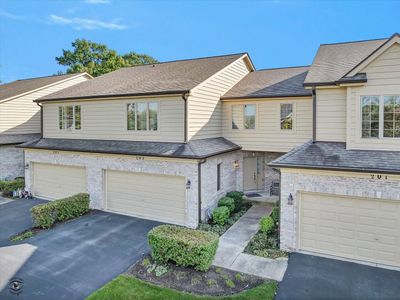 205 Winding Trails Drive, Townhouse with 2 bedrooms, 2 bathrooms and 2 parking in Willow Springs IL | Image 1