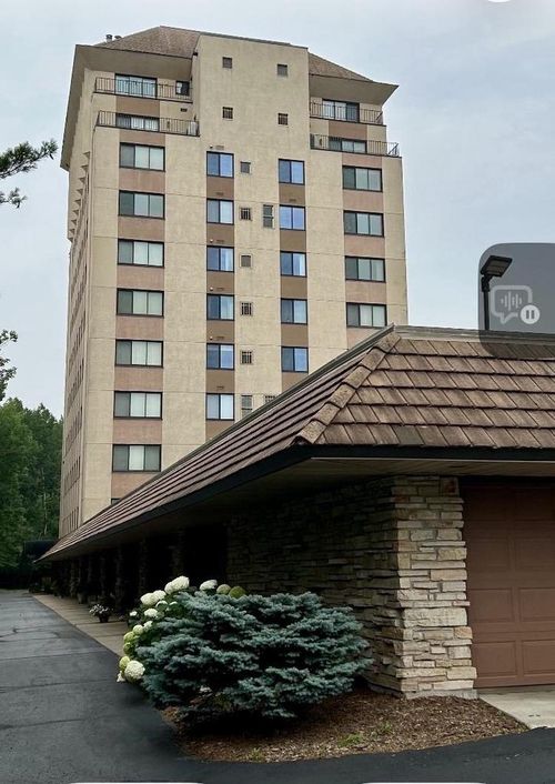 210-2631 Northern Road, FOX CROSSING, WI, 54914 | Card Image