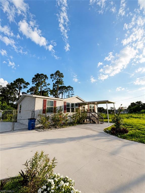 Residential Lease in LEHIGH ACRES 2