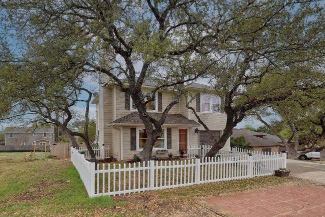 3242 Brass Buttons Trl, House other with 3 bedrooms, 3 bathrooms and 2 parking in Austin TX | Image 6