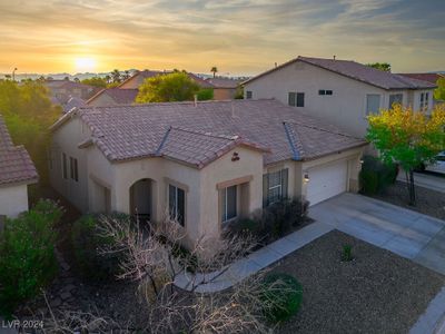 7902 Sagebrush Bend Street, House other with 3 bedrooms, 2 bathrooms and null parking in Las Vegas NV | Image 3