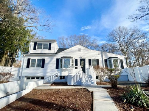 7 Fresh Pond Rd, Sound Beach, NY, 11789-3127 | Card Image