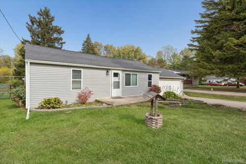 7231 Kessling St, Davison, MI, 48423-2447 | Card Image