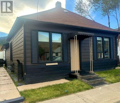 6730 17 Ave, House other with 2 bedrooms, 2 bathrooms and 3 parking in Coleman AB | Image 1