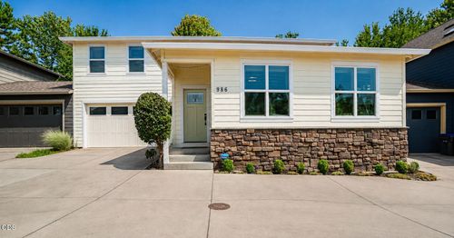 986 Stoneridge Ave, Ashland, OR, 97520-9163 | Card Image