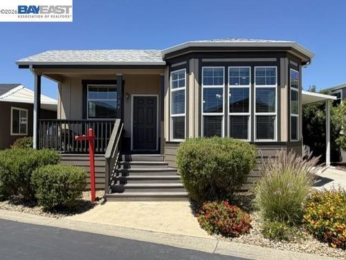 spc-124-3263 Vineyard Ave, Pleasanton, CA, 94566-6345 | Card Image