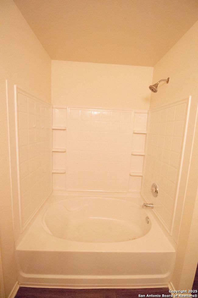 124 Pointe Loop, House other with 3 bedrooms, 2 bathrooms and null parking in Cibolo TX | Image 11