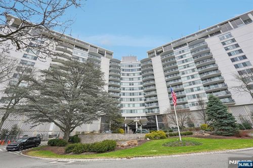 1 Claridge Dr, Verona, NJ, 07044-3010 | Card Image