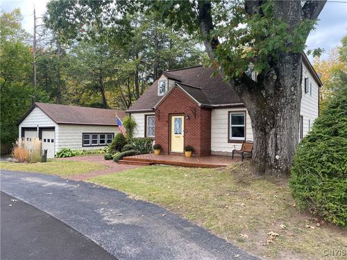 18 Morris Cir, New Hartford, NY, 13413-2214 | Card Image