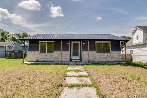 390 Dorsey Rd, Gillespie, IL, 62033-3006 | Card Image
