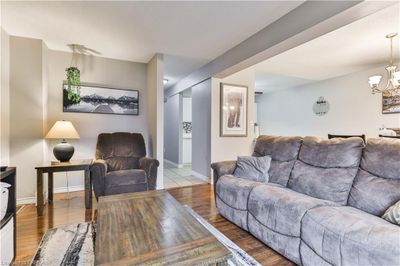 6 - 133 Sekura Cres, Townhouse with 3 bedrooms, 1 bathrooms and 2 parking in Cambridge ON | Image 3