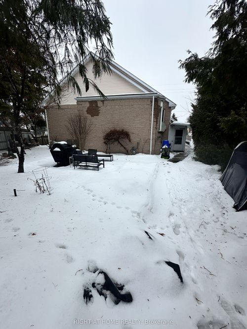 86 Peter Street, Markham, ON, L3P2A6 | Card Image