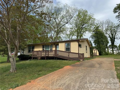 337 Willow Run Dr, Forest City, NC, 28043-4327 | Card Image