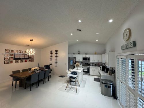 260 Nw 121st Ter, Coral Springs, FL, 33071-8040 | Card Image