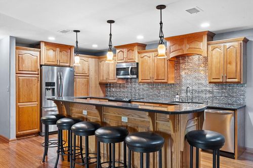 321 E Park Hill Drive, Pewaukee, WI, 53072 | Card Image