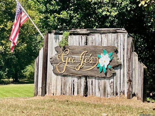 16114 Chaumont Ave, Greenwell Springs, LA, 70739-3859 | Card Image