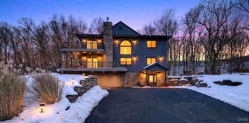 101 Alton St, Syracuse, NY, 13215-1501 | Card Image