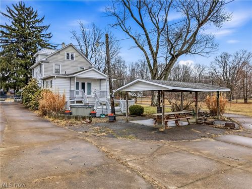 8539 Schubert Ave Ne, Alliance, OH, 44601-8321 | Card Image