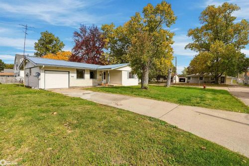 210 E Pennington Street, West Burlington, IA, 52655 | Card Image