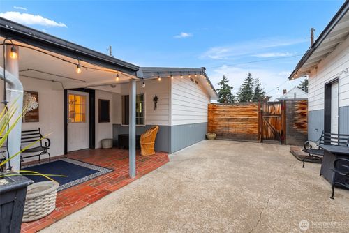 211 Riverfront Dr, Cashmere, WA, 98815-1156 | Card Image