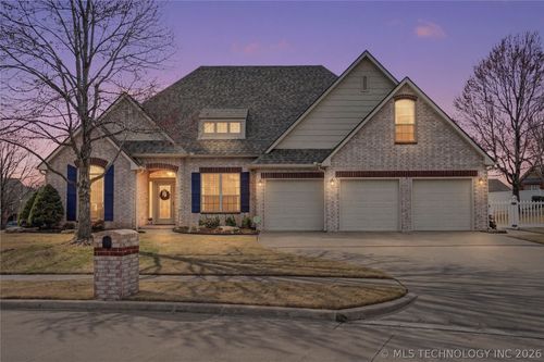 7529 Galveston St, Broken Arrow, OK, 74014-7085 | Card Image