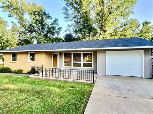 201 W Nellie Ave, Monett, MO, 65708-1007 | Card Image