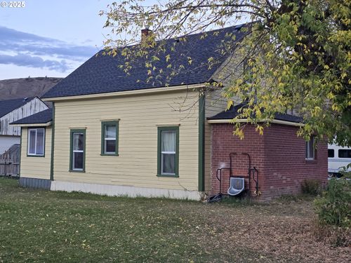 503 W 7th St, Wallowa, OR, 97885-7113 | Card Image