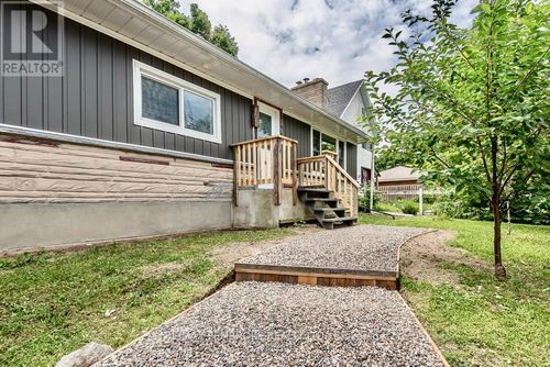 310 Esther Street, Pembroke, ON, K8A3C7 | Card Image