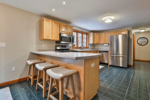 41 Dupaw Gould Rd, Brookline, NH, 03033-2228 | Card Image