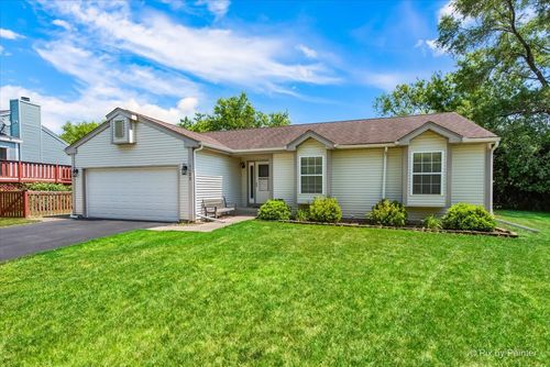1122 Stratford Ct, Island Lake, IL, 60042-9692 | Card Image