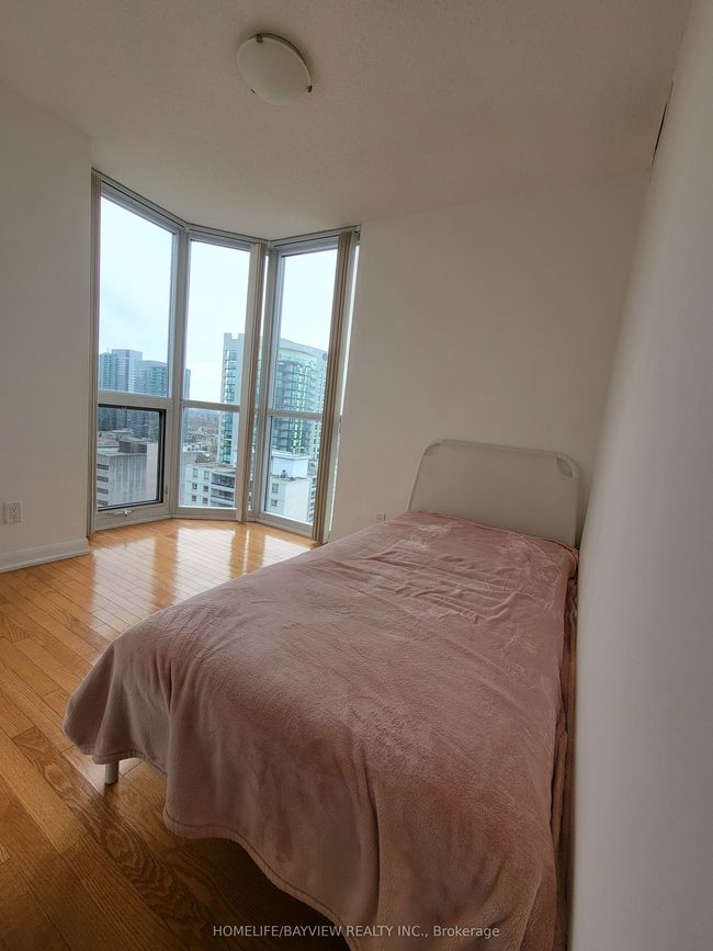 2002 - 5791 Yonge St, Condo with 3 bedrooms, 2 bathrooms and 1 parking in North York ON | Image 8