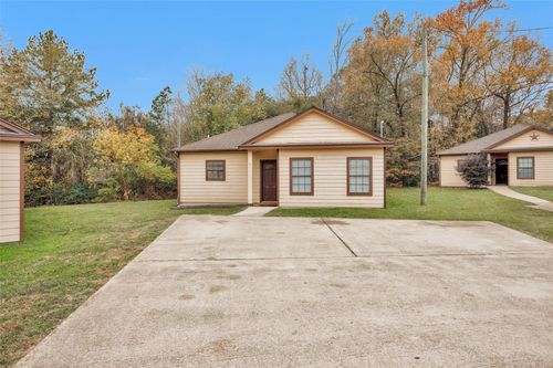 3129 Molly Dr, Huntsville, TX, 77340-6547 | Card Image