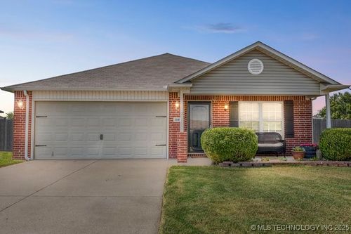 7210 Fir Pl, Broken Arrow, OK, 74011-7857 | Card Image