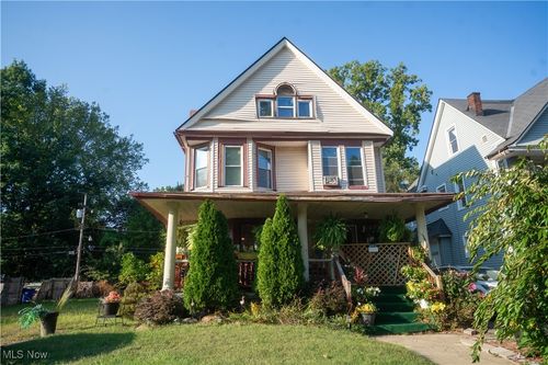 10927 Grantwood Ave, Cleveland, OH, 44108-3626 | Card Image