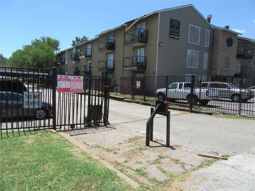 105-7126 Holly Hill Dr, Dallas, TX, 75231-5241 | Card Image